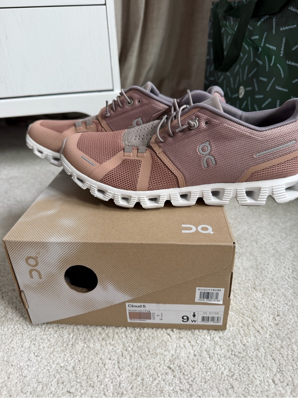 On Running Cloud 5 Sneakers in RoseBrown, Fog and White